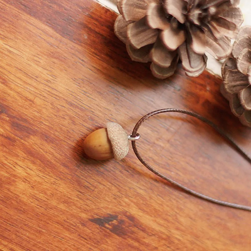 Vintage Ins Forest Style Creative Handmade Acorn Pendant Leather Cord Necklace for Women Simple Party Vacation Jewelry Girl Gift