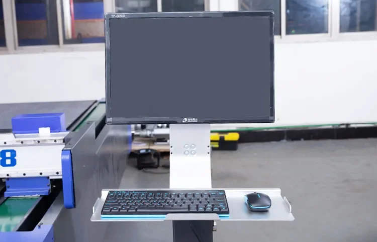 QK-A8 1625 Cuchillo vibratorio oscilante CNC de alimentación automática, máquina cortadora de cuchillas para Pu, cuero, textil, cartón