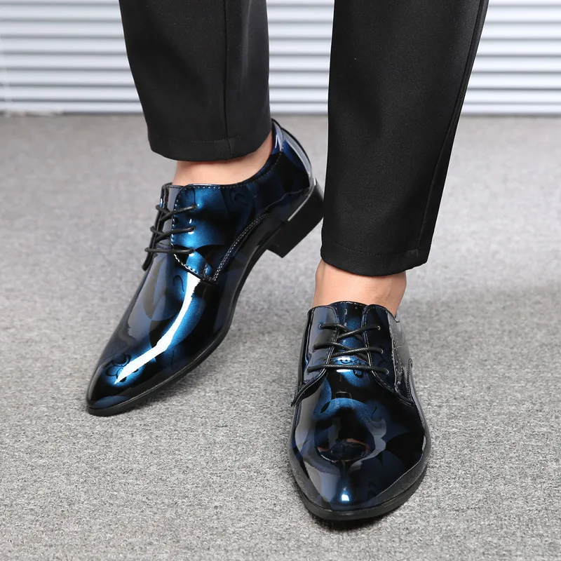 Extra Large Leather Shoes Retro Flower Pattern Men Dress Shoes Fashion Lace-Up Flat Heels Business Men Party Wedding Shoes 49 50