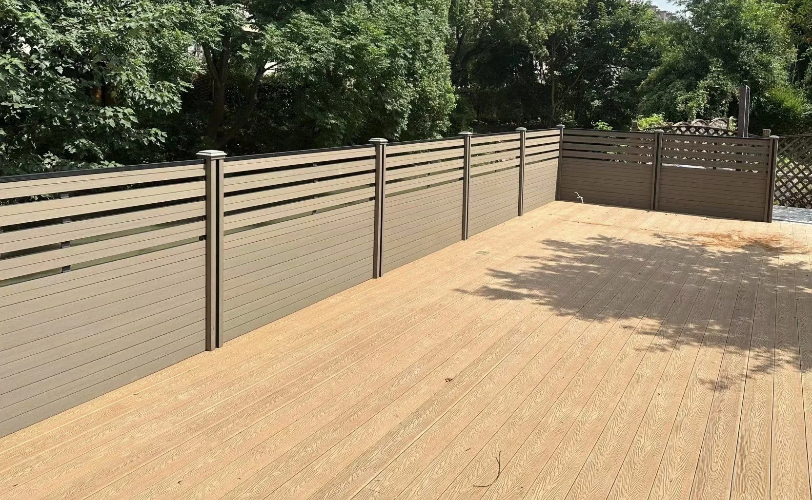 Modern WPC Garden Fence Wood Plastic Composite Privacy Fencing Waterproof Anti Rot Durable Panels For Backyard Patio Residential