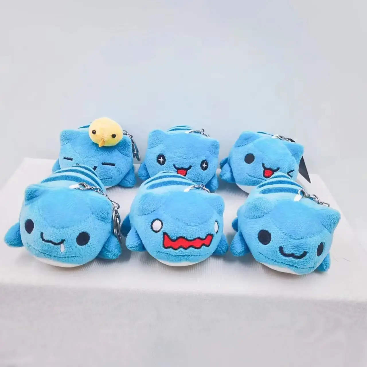 10 cm Bugcat Capoo Plüschanhänger Anime Blue Cat Worm Cosplay Rucksack dekorativer Schlüsselanhänger Kinder Geburtstagsgeschenk