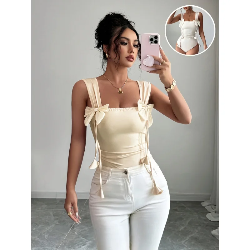 Picture 4: Fitted Tank Top with 3D Flower Decorations