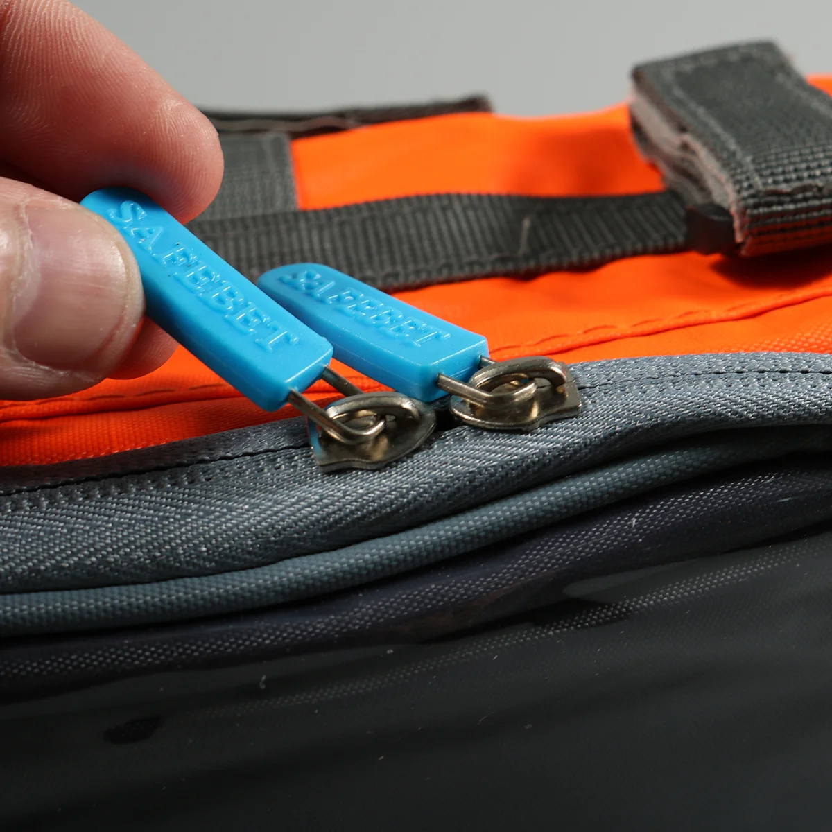 

Durable Waterproof Bicycle Handlebar Bag with Transparent PVC Window for Smartphones Maps Orange Bike Handlebar Bag