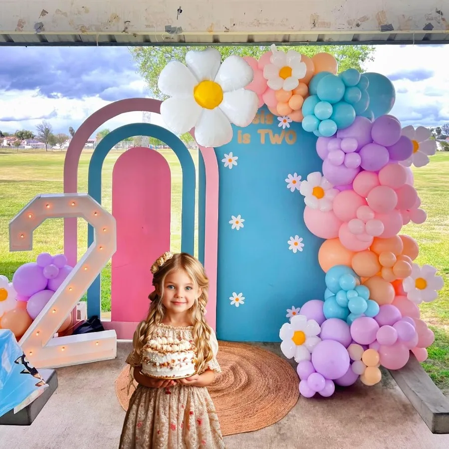 طقم قوس بالونات الخوخ الأزرق مكون من 119 قطعة مع بالونات زهرة الأقحوان الوردية الباستيل مثالية لتزيين أعياد ميلاد الفتيات