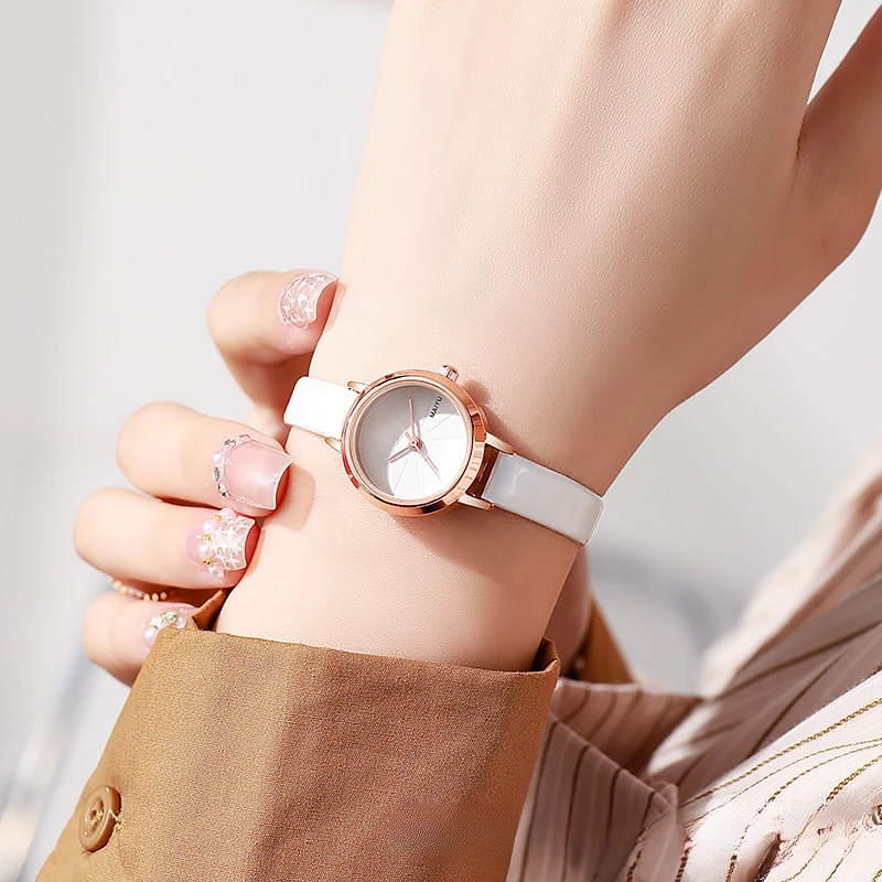 Niche Lightweight Luxury Women's Quartz Watch Vintage Artistic Design Lady Wristwatch Students Simple Versatile Style Daily Wear