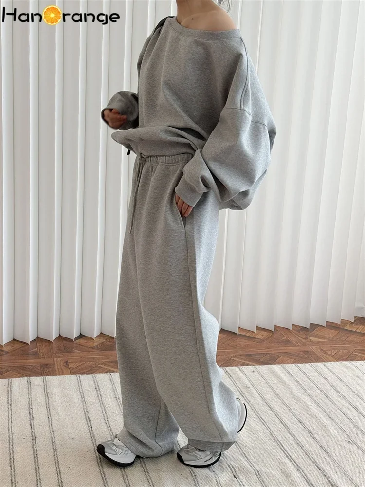 HanOrange 2025 Spring Fashion Relaxation Slanted Shoulder Sweatshirt Women Loose Top Black/Light Snow Gray