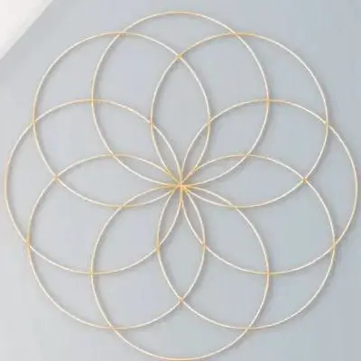 10 قطع من حلقات صائد الأحلام التي يمكنك صنعها بنفسك على شكل دائرة دائرية لتزيين الأطواق المعدنية