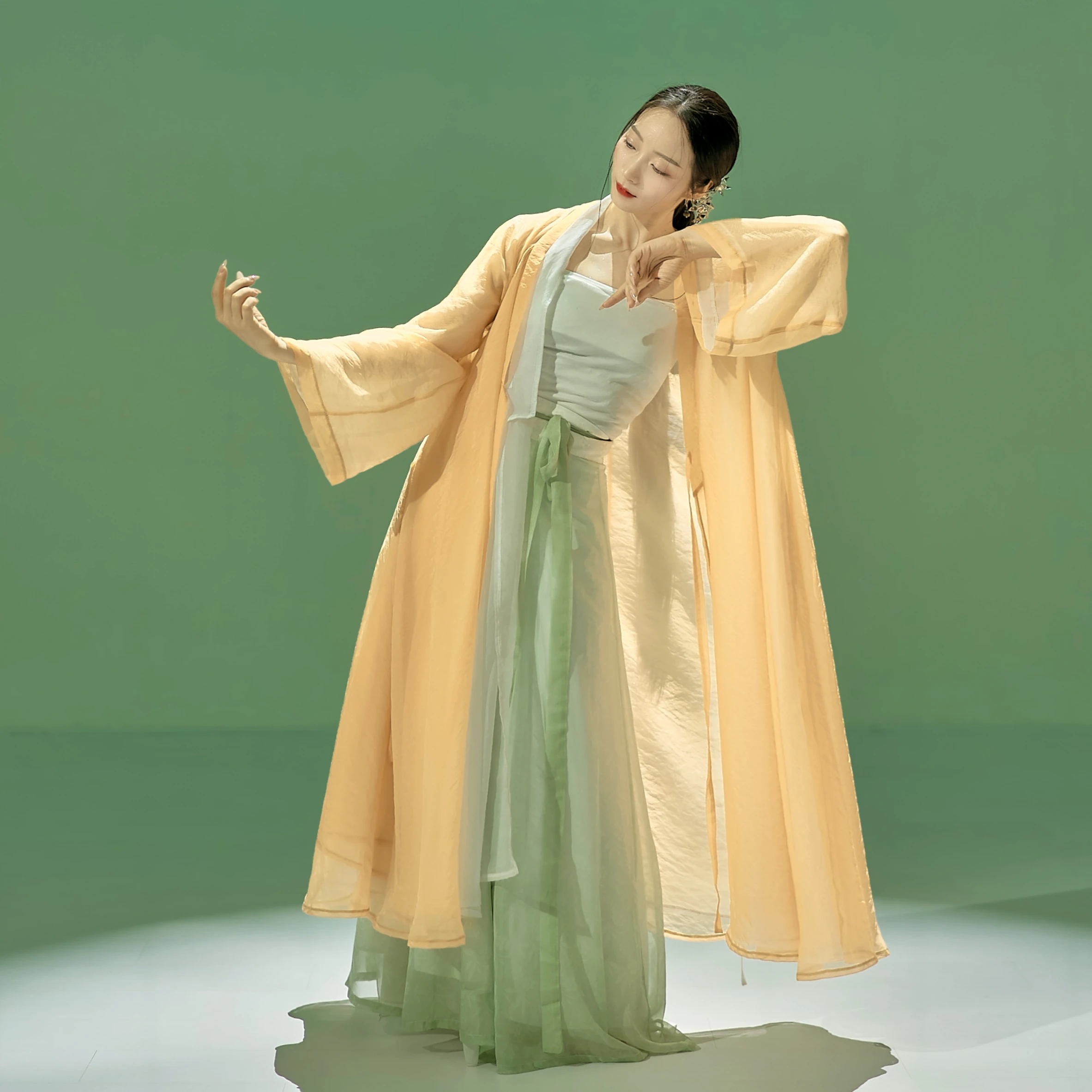 New Chinese Sle Ancient Wind Large Swang oulder Sve Insert Orange een Lotus Le Classic Dance Silk Clothing