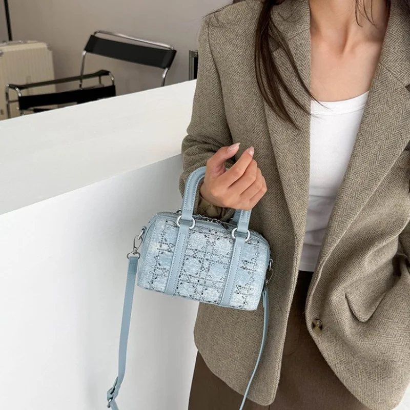 

Chic Women's Messenger Bag Premium Leather Crossbody Shoulder Handbag Ladies Designer Tote For Work And Shopping