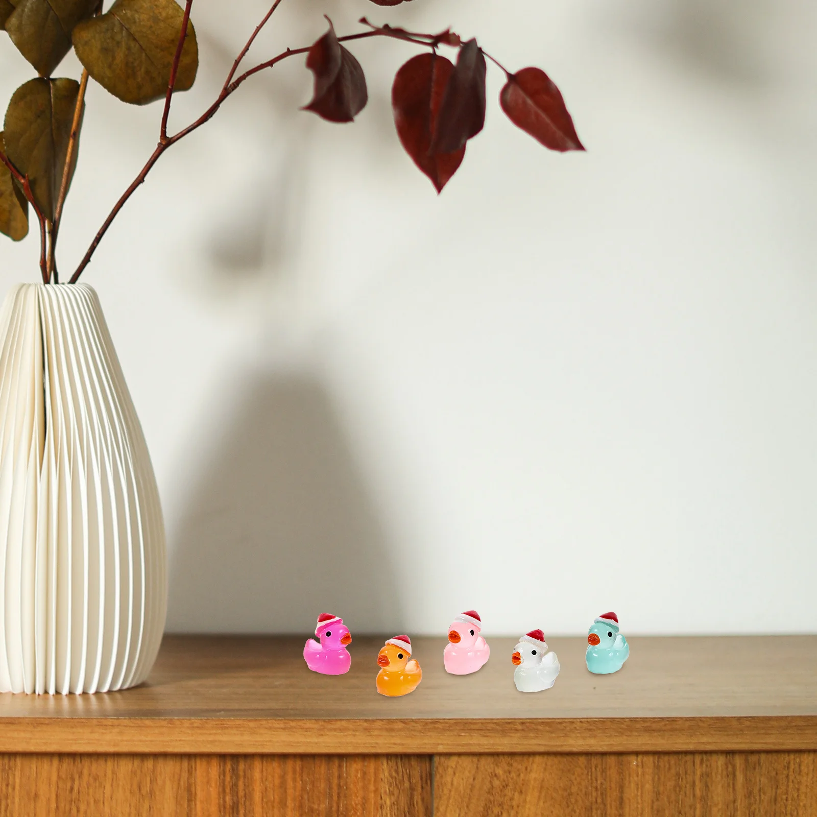 

50pcs Night Christmas Duck Figurines Mini Resin Animals For Garden Car Decorations Micro Landscape Decor Car Mini Decors
