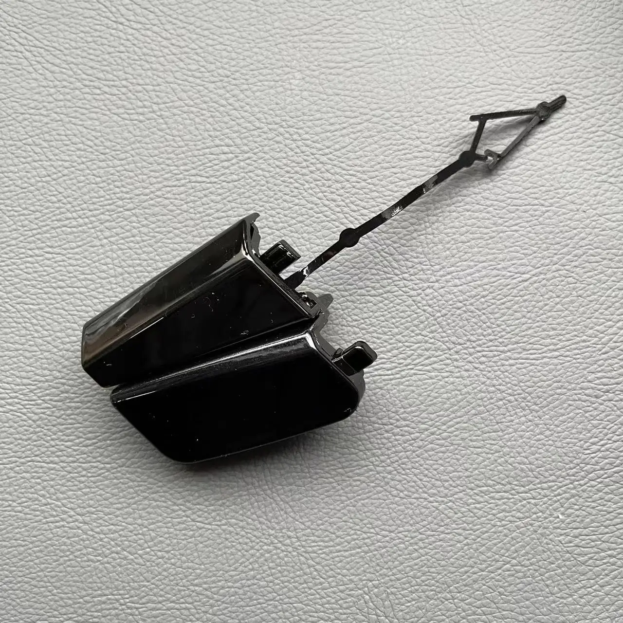 5NH807155 Frontstoßstangen-Anhängerabdeckung Anhängerkupplungsabdeckung für VW Tiguan L Tiguan X 2022-2023 5NH 807 155 – Detail 4