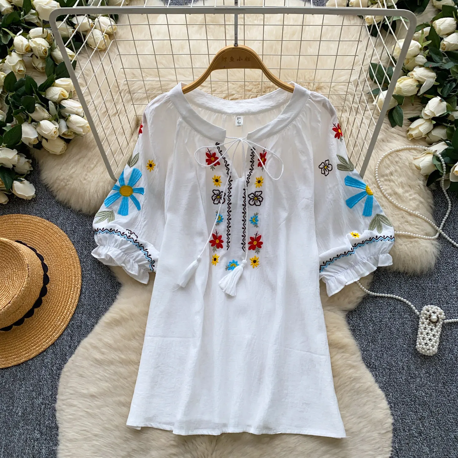 Women's Boho Chic Blouse Embroidered Floral European Summer Shirt Peasant Top Lantern Sleeves Casual Shirt Female Blusa BL420