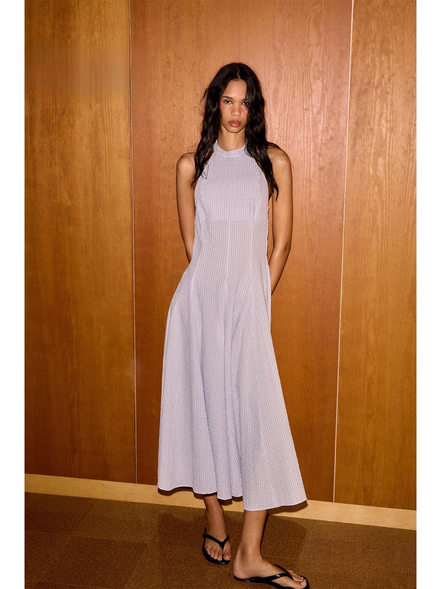 

Летнее платье 2026 в клетку с драпировкой на шее, облегающее, с открытой спиной, пышной юбкой, в повседневном стиле, без рукавов, А-силуэт