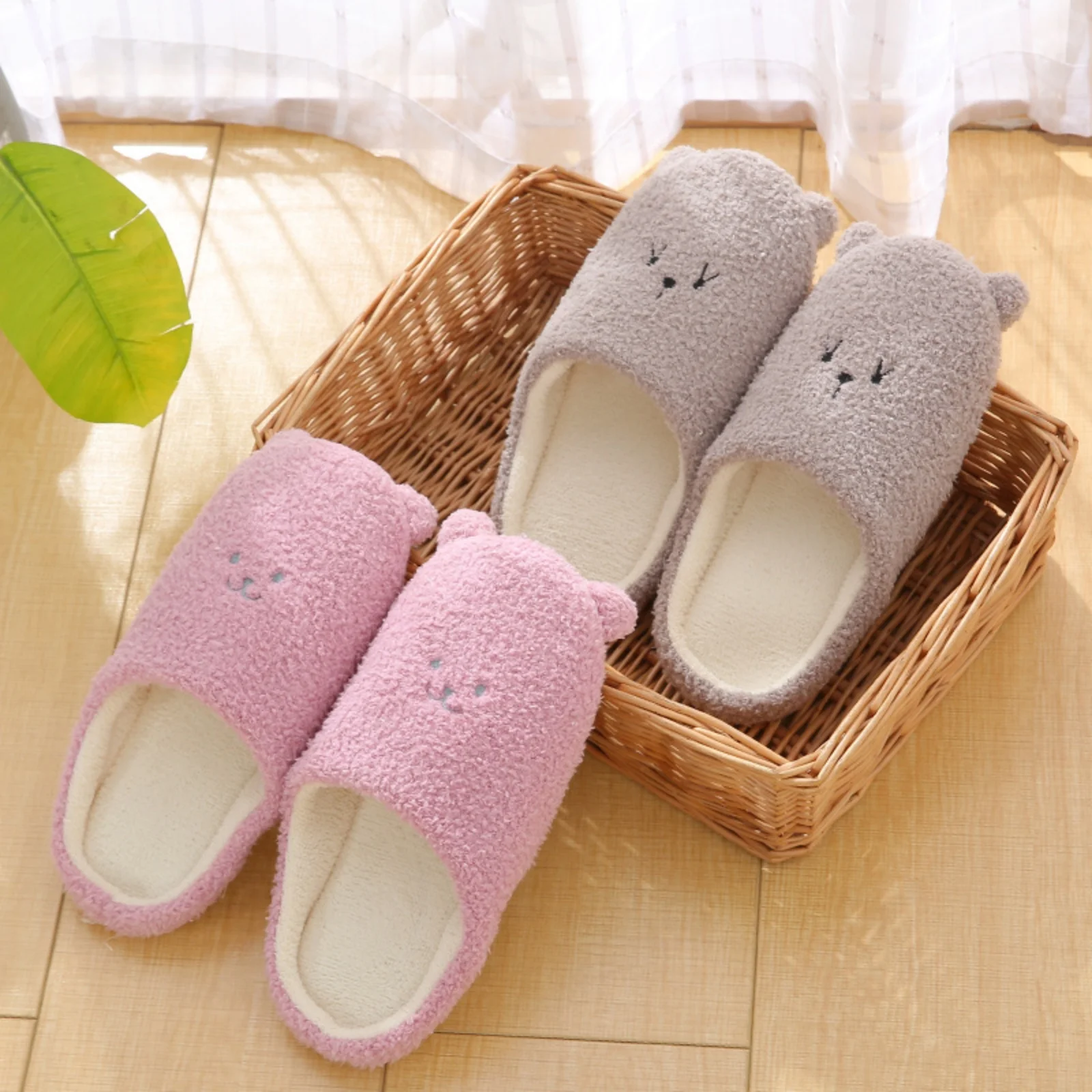 New Fashion Women Slippers Soft Sole House Cotton Warm Slippers with Quiet Lightweight Indoor Home Shoes Winter House Shoes
