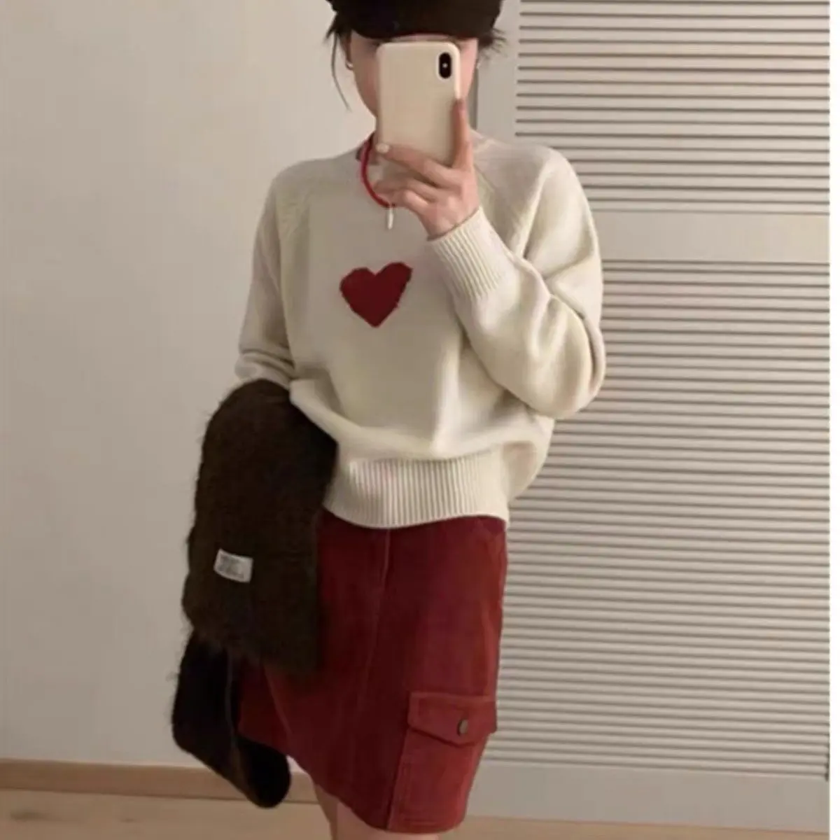 autumn winter new style socialite long sleeved sequined round neck knitted sweater fashionable anti-aging pullover short style