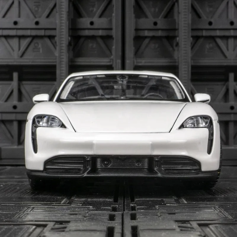 1:24 schaalmodel Porsche Taycan Turbo S van gegoten metaal, simulatie, handwerk, volwassen speelgoed, decoratie, verzamelobject, cadeau