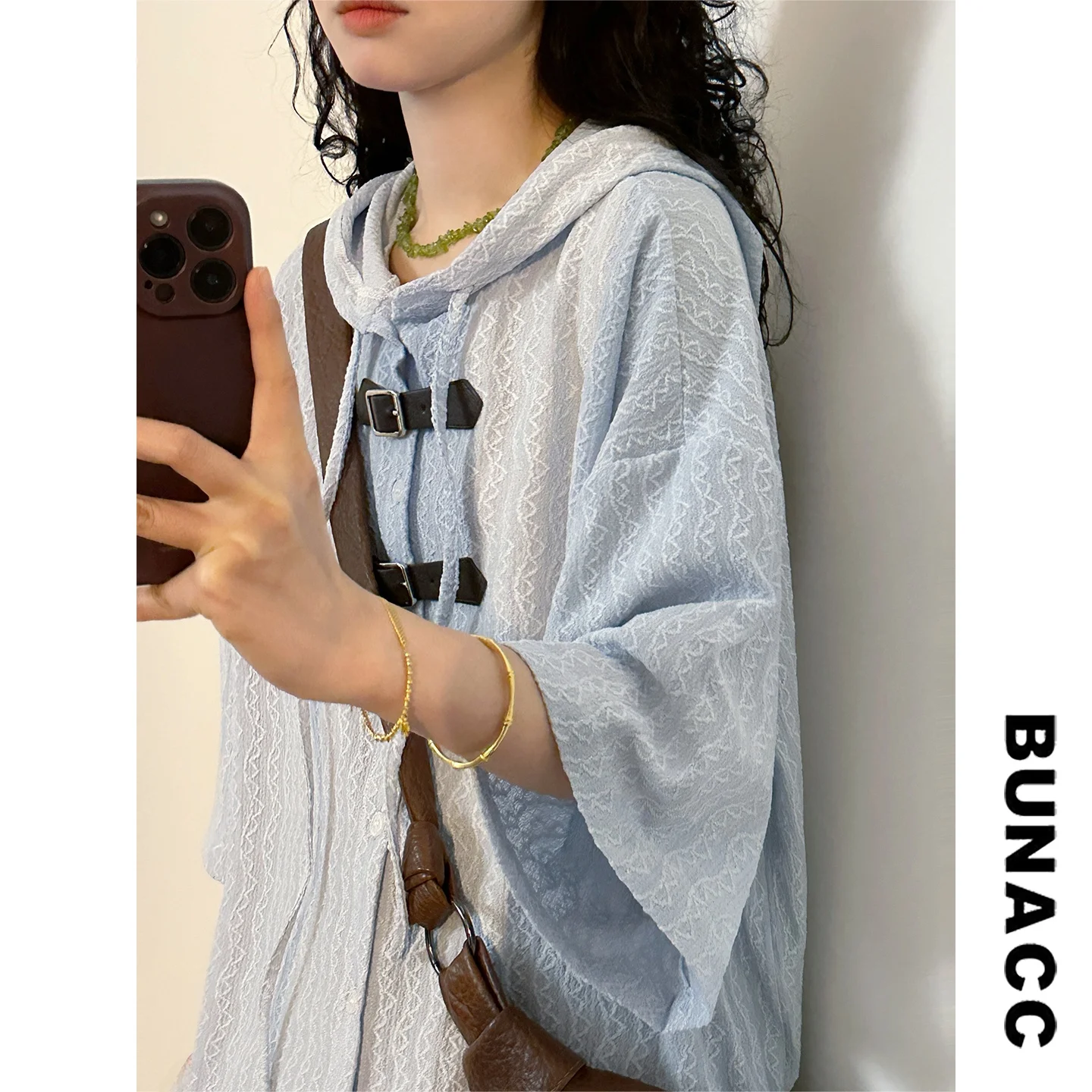 

BUNACC2026 Summer Texture Hooded Short Sleeve Belt Buckle Casual Shirt Unisex Loose Fit Regular Length Seven Sleeve Button De...