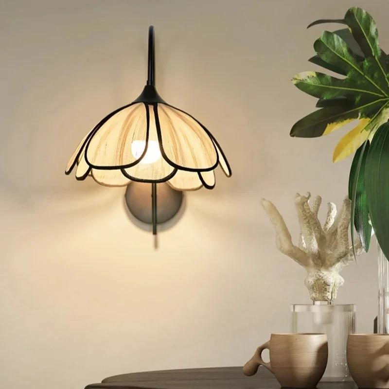 Nordic Flower Petal Wall Light Modern Pendant Lamp Bedroom Living Room Lights And art Atmosphere room decoration Lamps E27