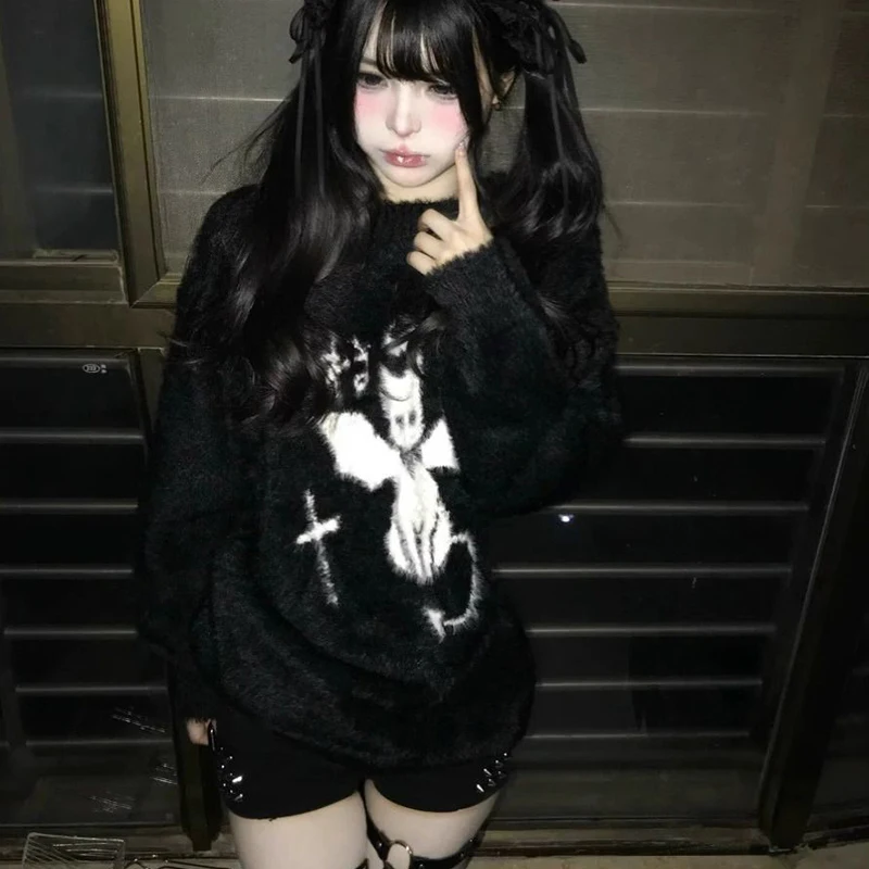 เสื้อสเวตเตอร์ไหมพรมสไตล์อนิเมะอเมริกันสำหรับผู้หญิง ขนเฟอร์เทียม แขนยาว สีดำ สไตล์โกธิค นุ่มฟู อุ่นสบาย สไตล์ฮาราจูกุ Y2K