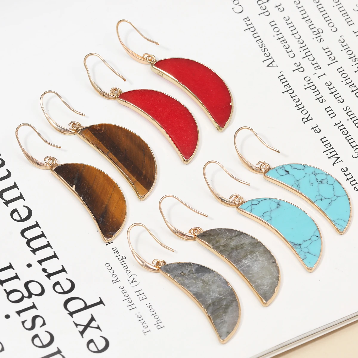 

Charming Women's Earrings Natural Stone Moon-Shaped Pink Quartz Tiger's Eye Healing Energy Stone Simple And Fashionable Jewelry