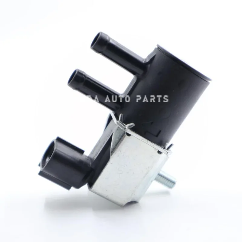 الأصلي والجديد K5T48580 18117-78K00 K5T48574 علبة بخار تطهير صمام الملف اللولبي لعلبة جراند فيتارا كيزاشي SX4