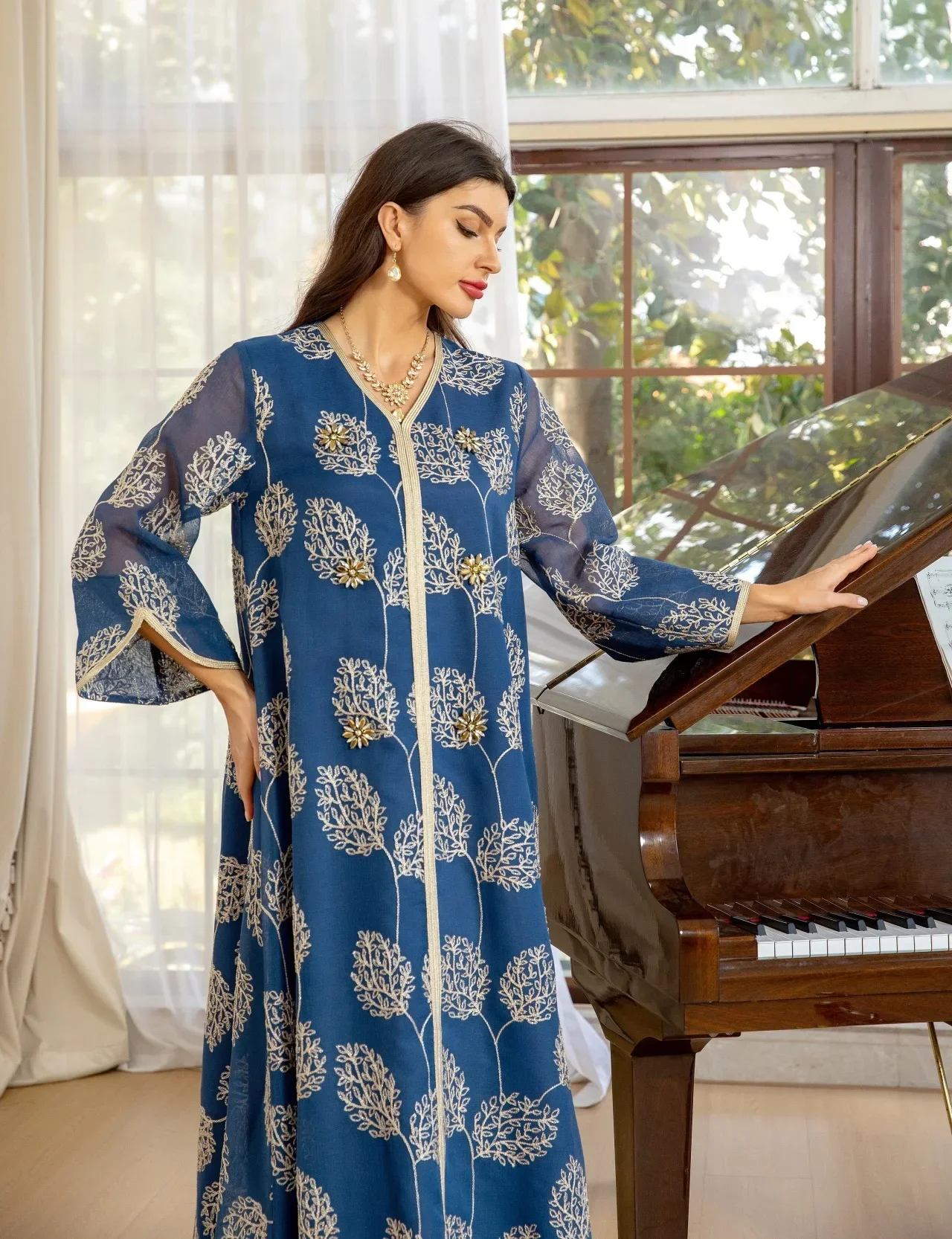 

Ramadan Embroidery Diamonds Abaya Women Muslim Maxi Dress Eid Djellaba Arabic Robe Turkey Dubai Abayas Marocain Gown Jalabiya