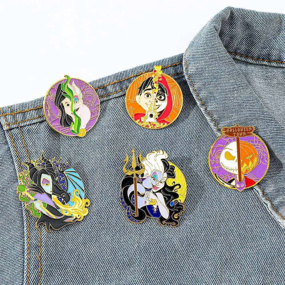 5 Broches Creativos de Anime, Coloridos, con Diseño de Maléfica, Insignias Metálicas, Joyería, Accesorios para Ropa y Mochilas, Regalo para Amigos