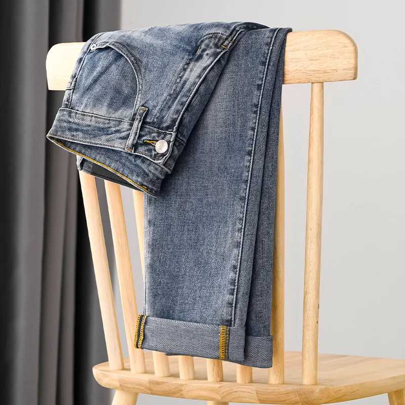 2024 Blauwe High-End Herenjeans Lente/Zomer Dunne Trendy Mode Bedrukte Lichte Luxe, Bijpassende Zakelijke Casual Broeken