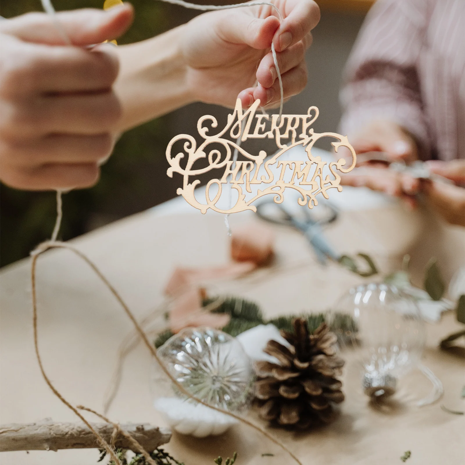 

20Pcs Xmas Wooden Cutouts Unfinished Wood Slices DIY Painting Pendants Christmas Tree Decorations Holiday Crafts