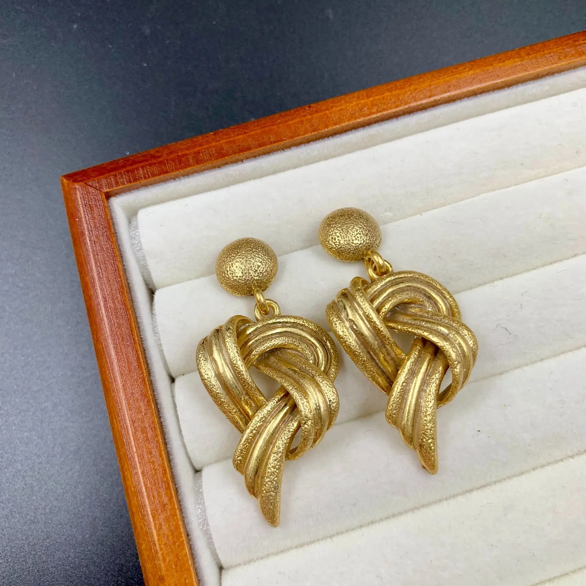 

French art kink earrings