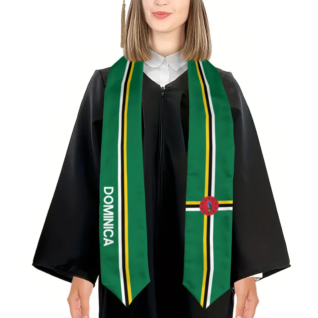 More design-chal de graduación, Bandera de Dominica y bandera de Estados Unidos, estola, faja de Honor, estudiar a bordo, Estudiantes Internacionales