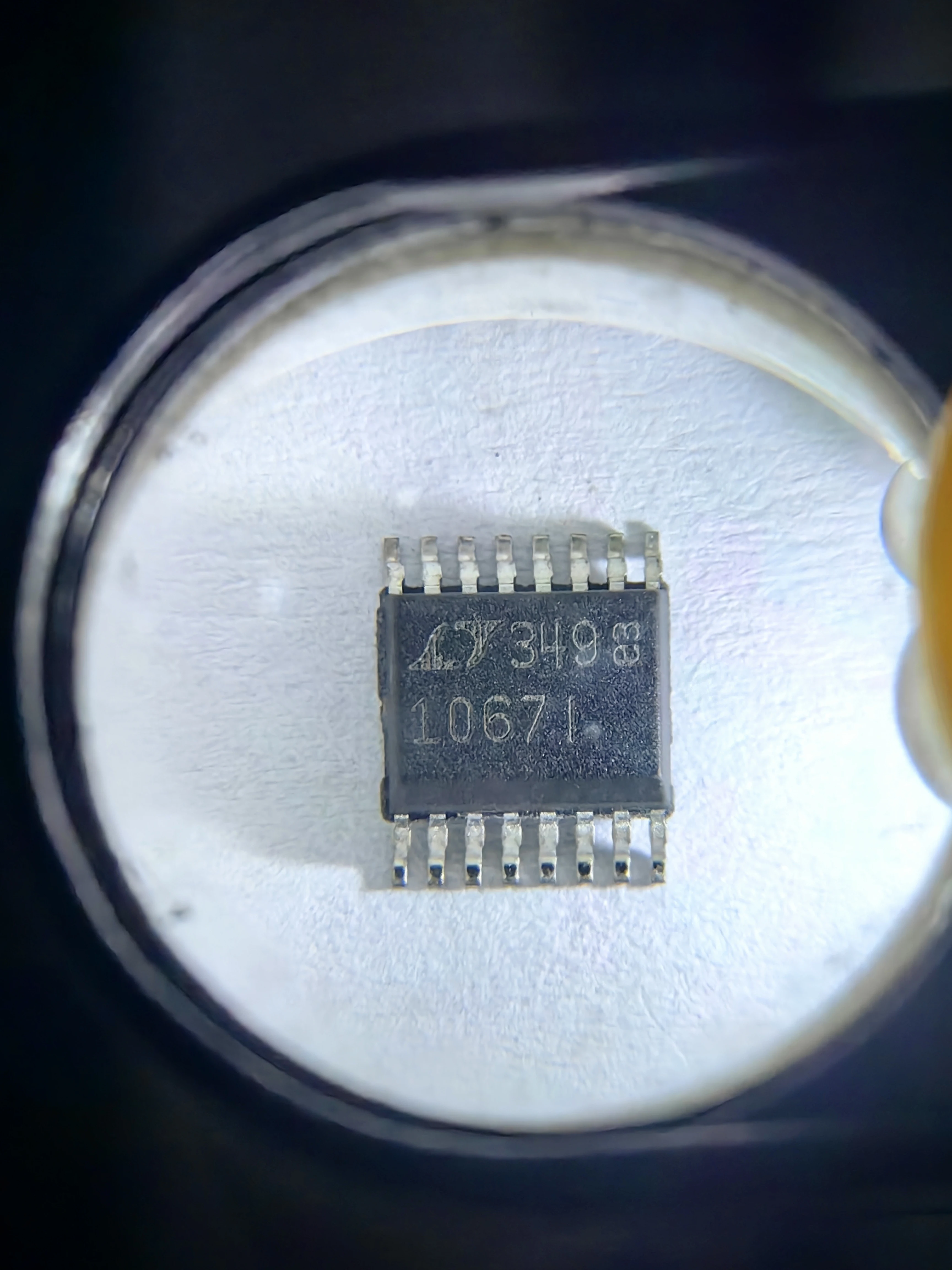 LTC1067-50CS LTC1067IGN LTC1067CS LTC1067IS LTC1067 - Bloco de construção de filtro duplo universal de ruído muito baixo