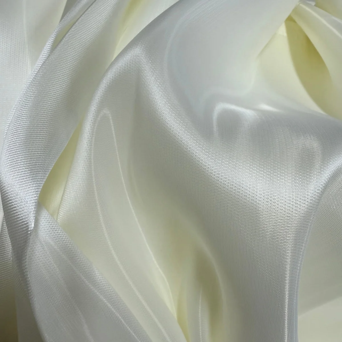 Lightweight TR satin ivory water gloss satin crisp fabric sewing bridal wedding dress bridesmaid costume stage costume fabric