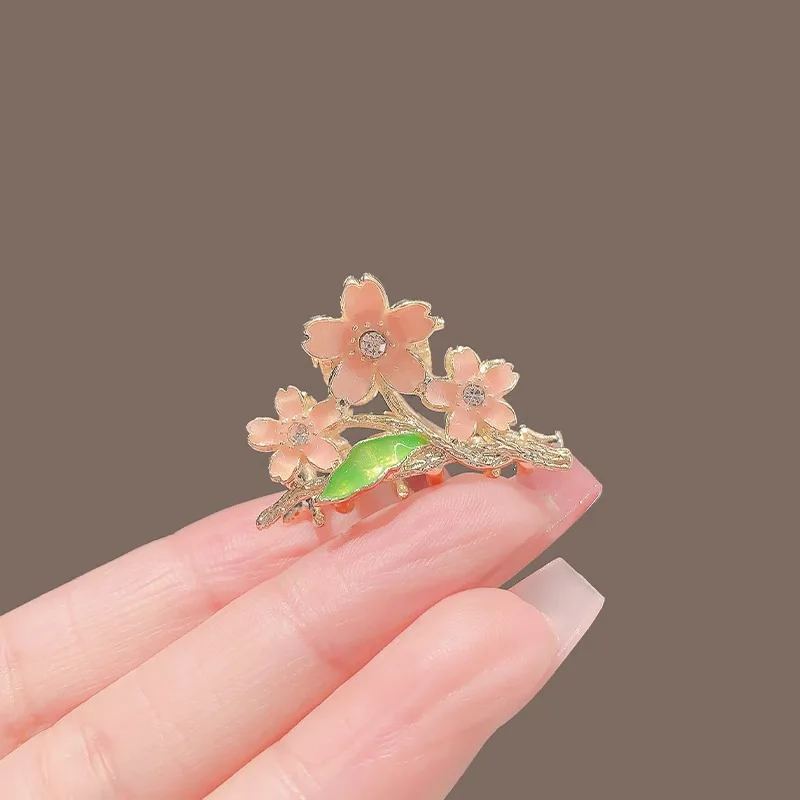 Vintage Hair Clip with Sweet Pink Flowers and Snazzy Alloy Design for Women's Hair Accessories Elegance with the Hair Clip