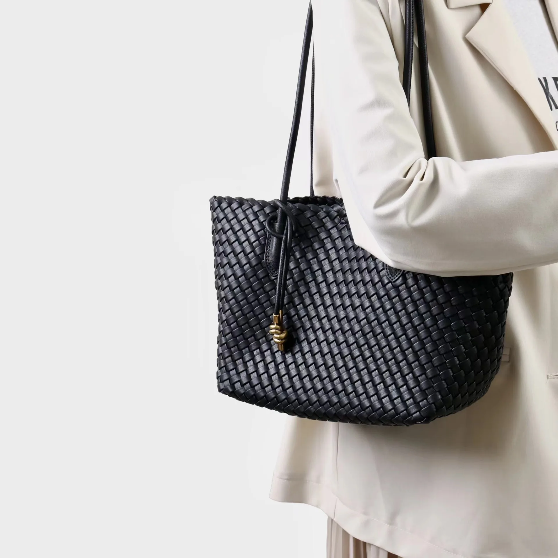 

High Quality Women Leather Shoulder Bag Handmade Woven Large Tote Bag Fashion Casual Elegant Purse for Commute & Business