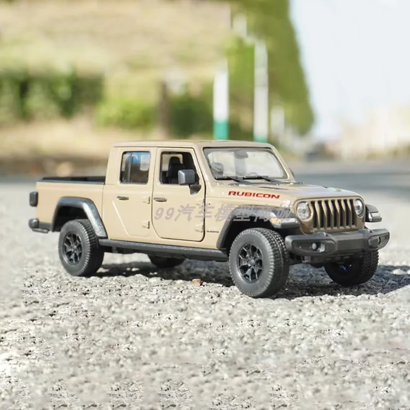 

Diecast 1:24 Scale 2020 Gladiator Pickup Alloy Car Model Finished Product Simulation Toy Collection Gift Static Model Ornament