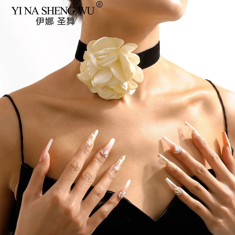 Accesorios de baile para mujer, collar de flores rosas grandes, gargantilla de terciopelo negro, collar de clavícula de actuación de Flamengo de baile moderno