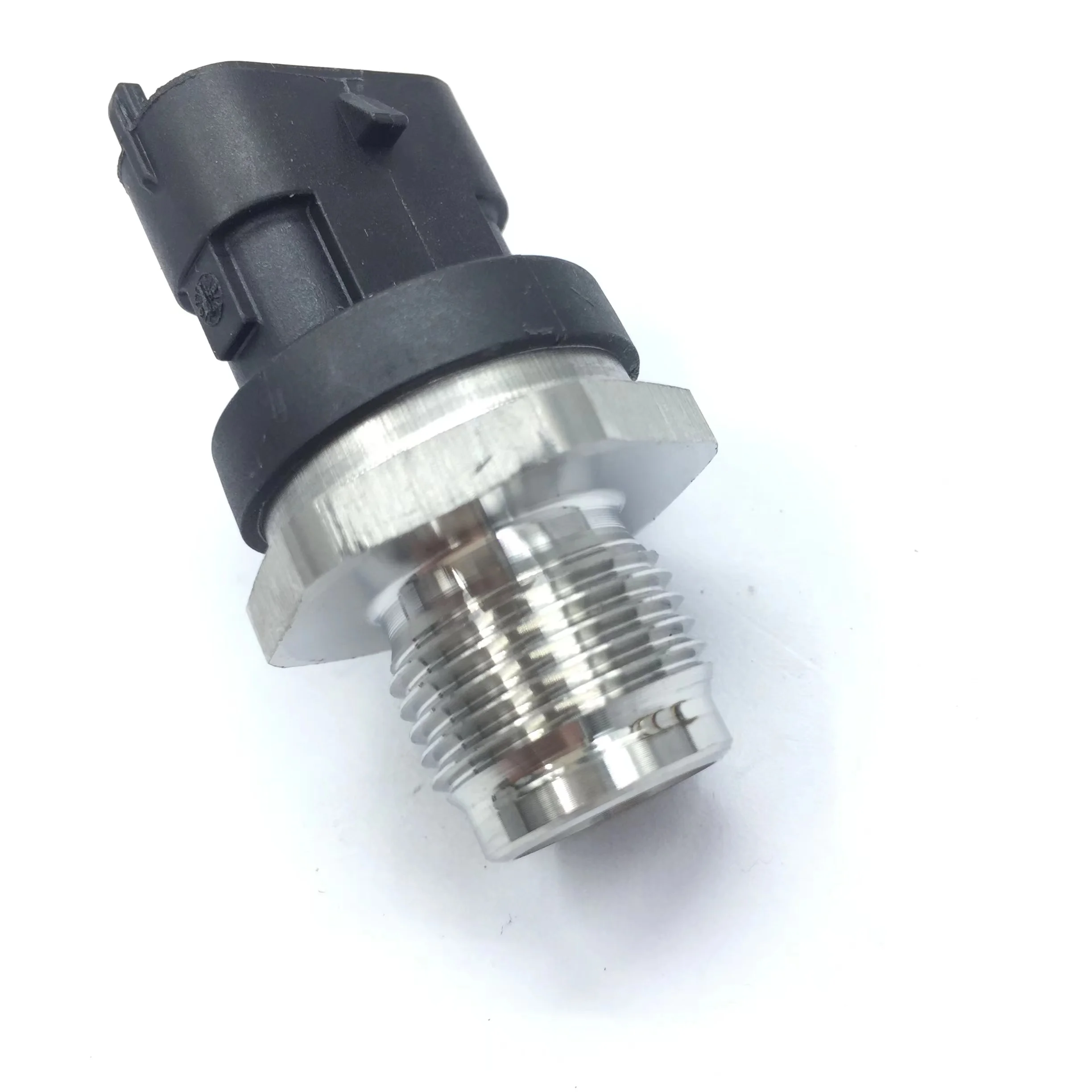 Diesel Common Rail Fuel Pressure Sensor FOR VAUXHALL VIVARO RENAULT TRAFIC NISSAN QASHQAI 1.6 0281006186 0281002851 0281006022