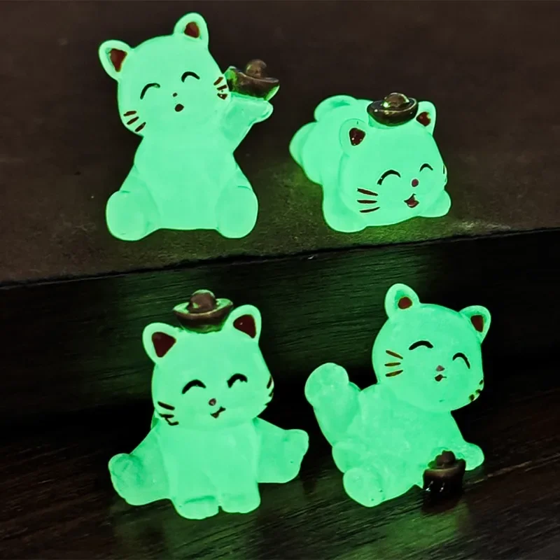 Luminous Lucky Cat Car Ornaments Auto Dashboard Cute Glowing Gold Ingot Maneki Neko Micro Landscape Resin Decoration Ornament