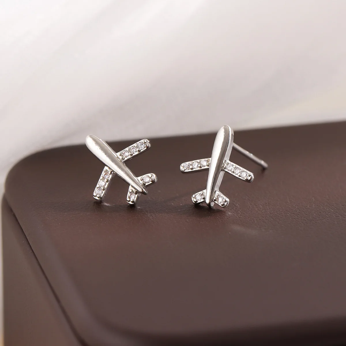 New Personality Full Crystal Airplane 925 Sterling Silver Jewelry Creative Simple And Compact Zircon Plane Stud Earrings  E152