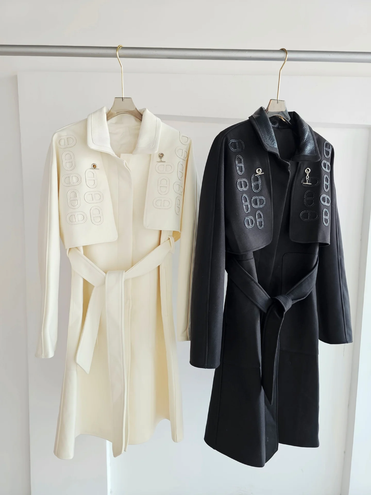 

Clothland Women White Black Woolen Jacket Two Piece Set Long Sleeve Crop Top Cape Shawl Sleeveless Vest Winter Suits CB262