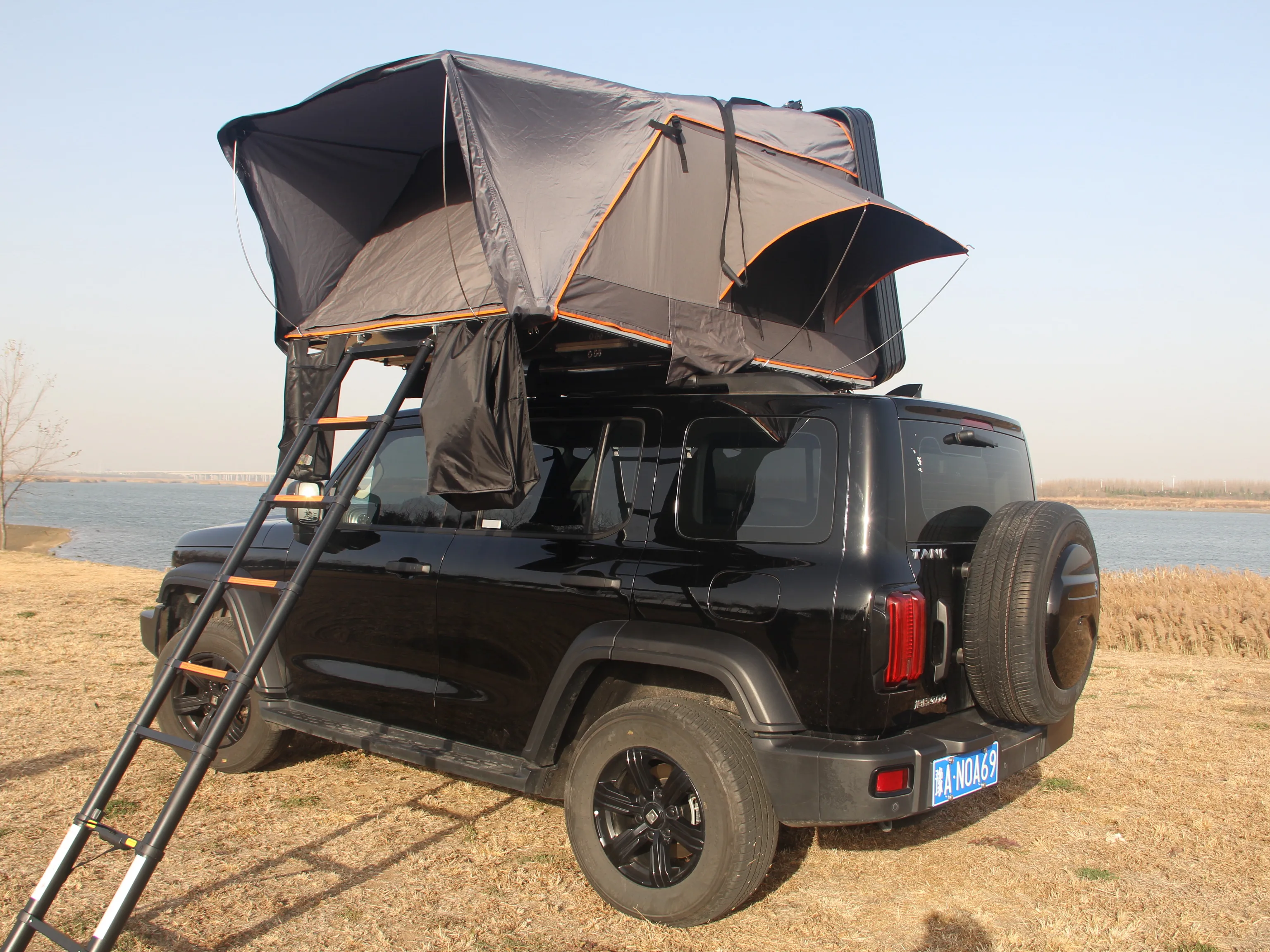 4x4 Roof Tent,210x150x120cm Aluminum Waterproof,Camping Roof Tent,Hard Shell Car Rooftop Tent,for 4-Person Pickup Trucks