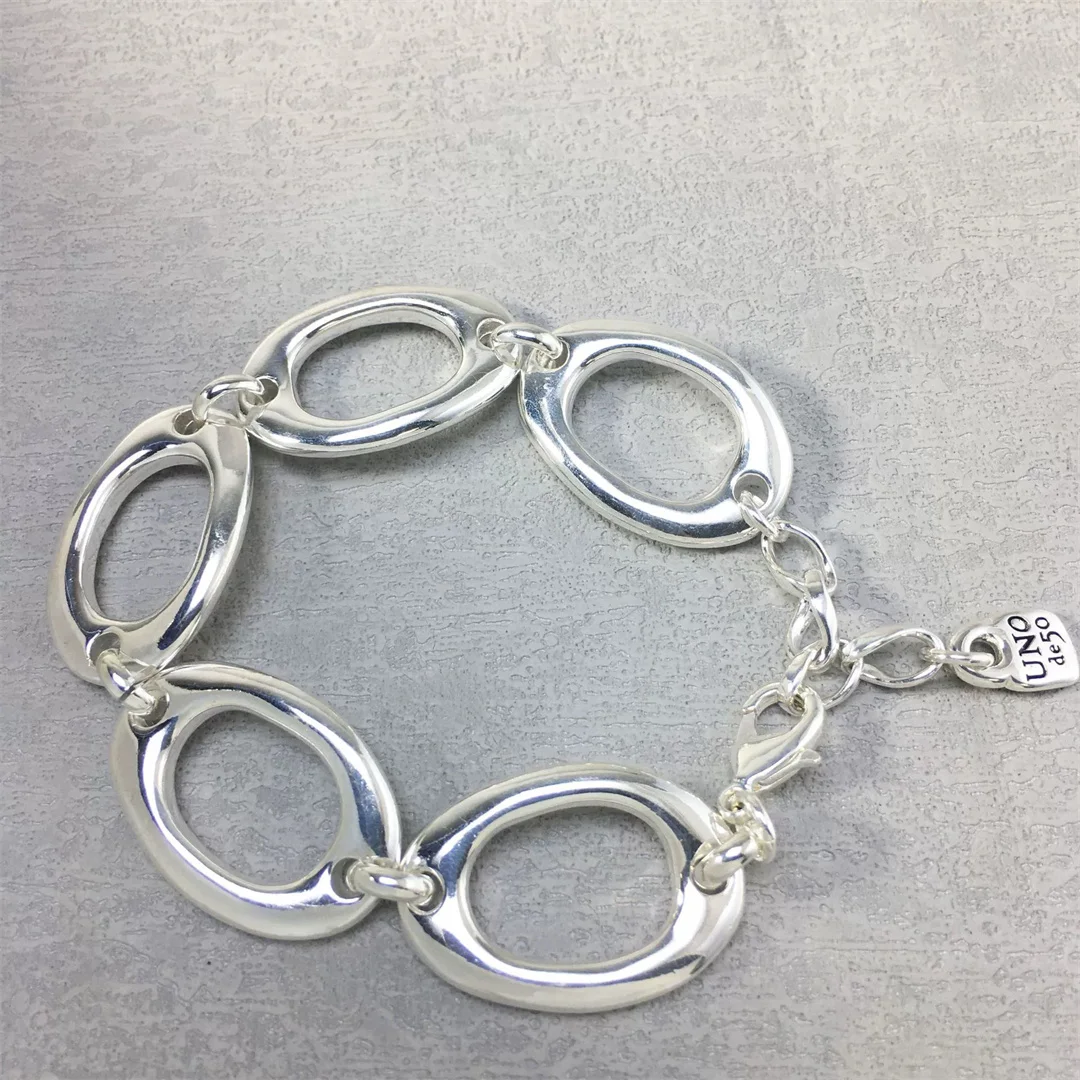 Ravishing Original Sterling Silver 925  Bracelet : A Luxury Woman's Jewelry Accessory with Captivating Design Supreme Quality