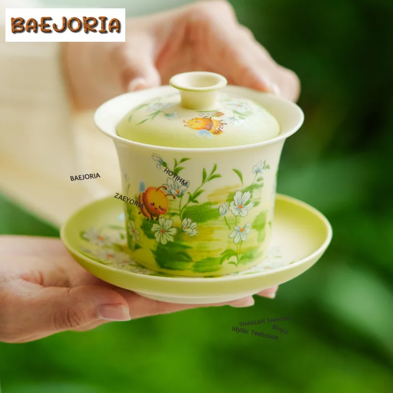 BAEJORIA 130ml Decal Bees Flowers Gaiwan Elegant Tea Tureen Tea Bowl With Lid Kit Tea Maker Cover Bowl Chinese Tea Set Gift