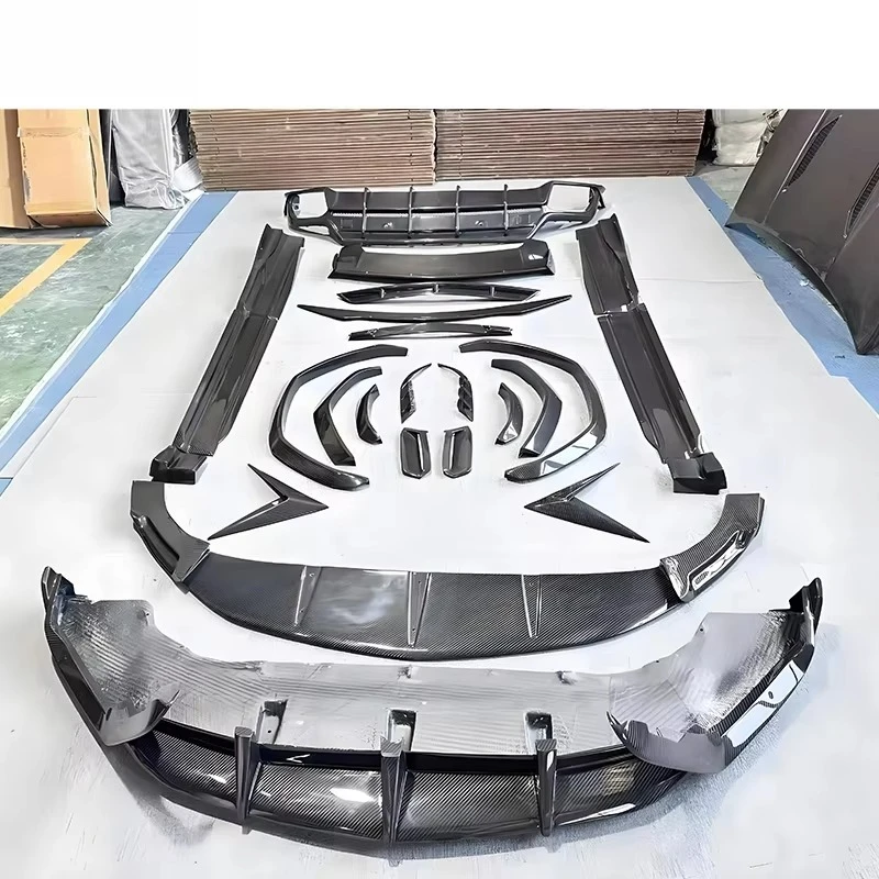 TOPCARS Style Dry Carbon Fiber Exhaust Body Kit for URUS Upgrade to T Style Car Bumpers Hood Side Skirts Spoiler