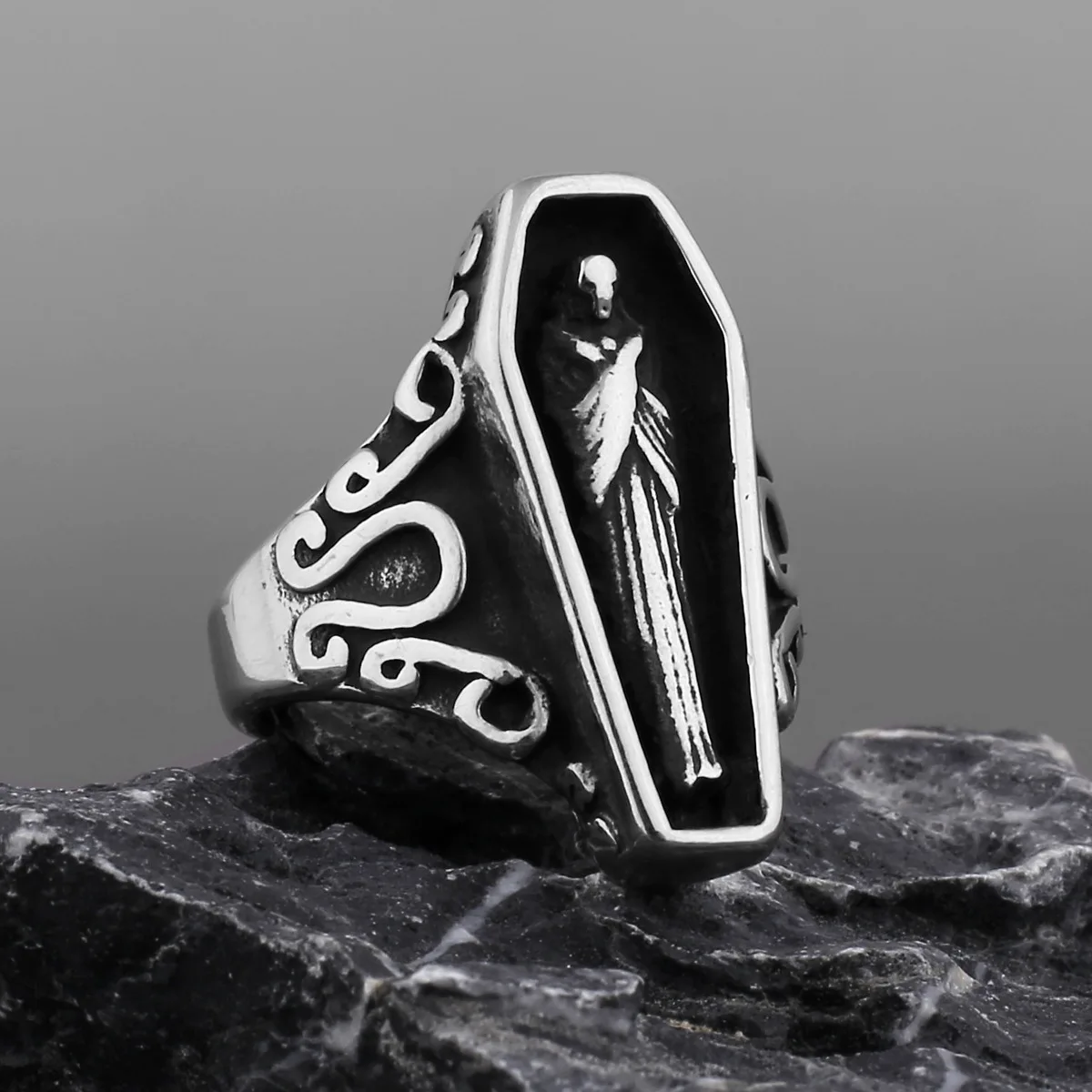 Exquisite Men\'s Fashion Vintage Carved Priest Coffin Ring Wedding Engagement Ring Gothic Punk Party Jewelry Anniversary Gift