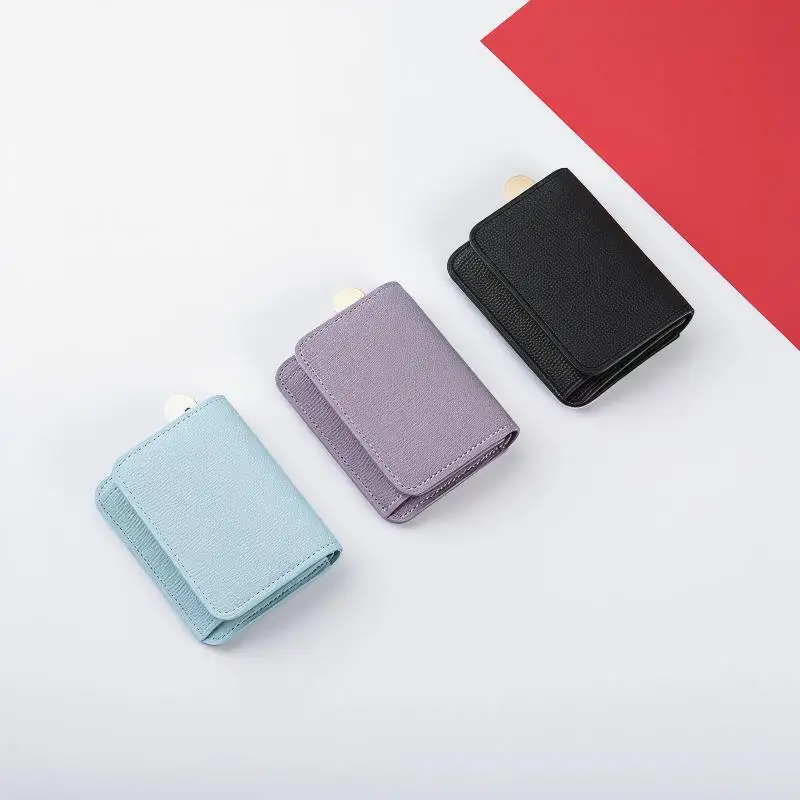 Stylish Korean Trifold Women's Wallet with Multifunctional Design and Zipper for Coin Management