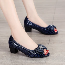 Décolleté con tacco medio da donna in vera pelle con tacco medio con fiocco di diamanti eleganti scarpe con tacco da donna comode sandali con ciabatte da donna