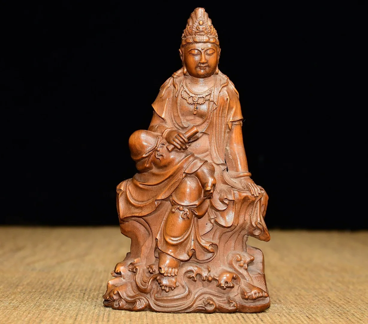 Boxwood Old scriptures Guanyin Bodhisattva Sitting Buddha Town house