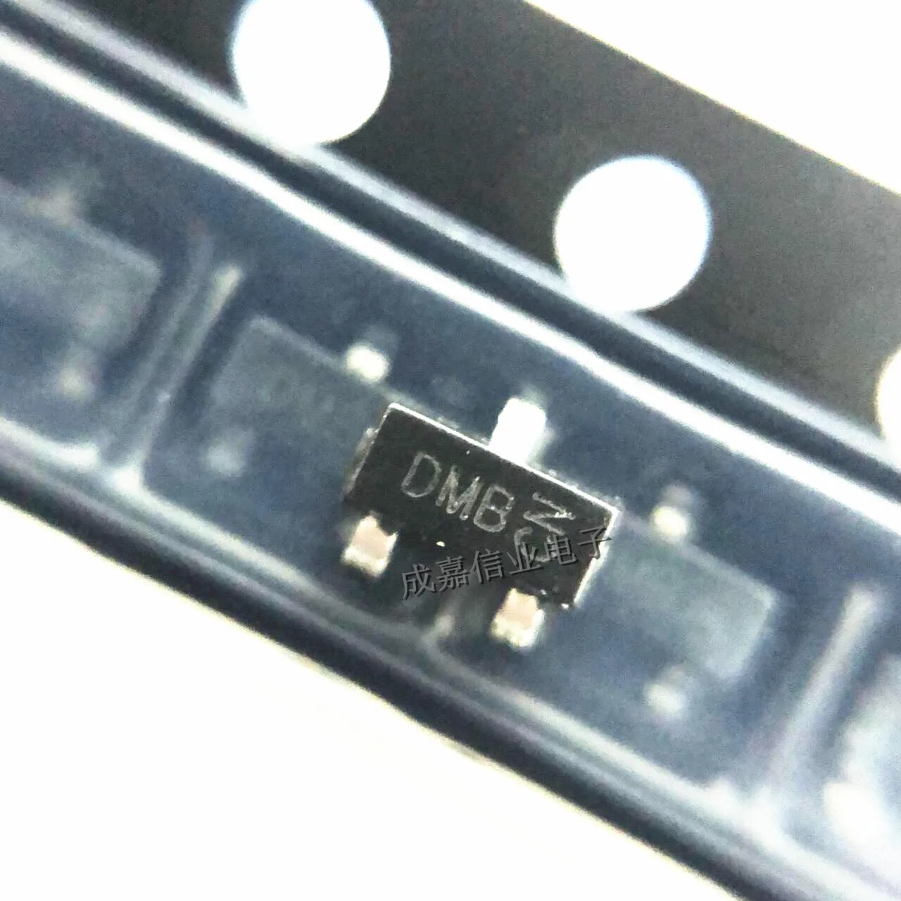 100pcs/Lot DMP3098L-7 SOT-23-3 MARKING;DMB Trans MOSFET P-Channel 30V 3.8A 3-Pin Operating Temperature:- 55 C-+ 150 C